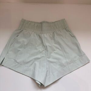 Abercrombie size small traveler short